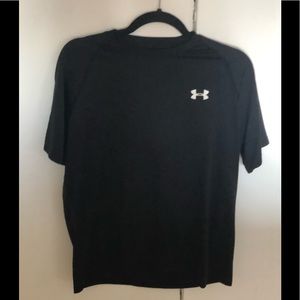 Black Under Armour heat gear tee